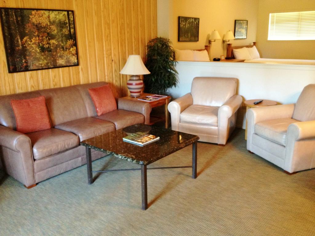 Crown Colony Villas Lufkin Pokoj fotografie